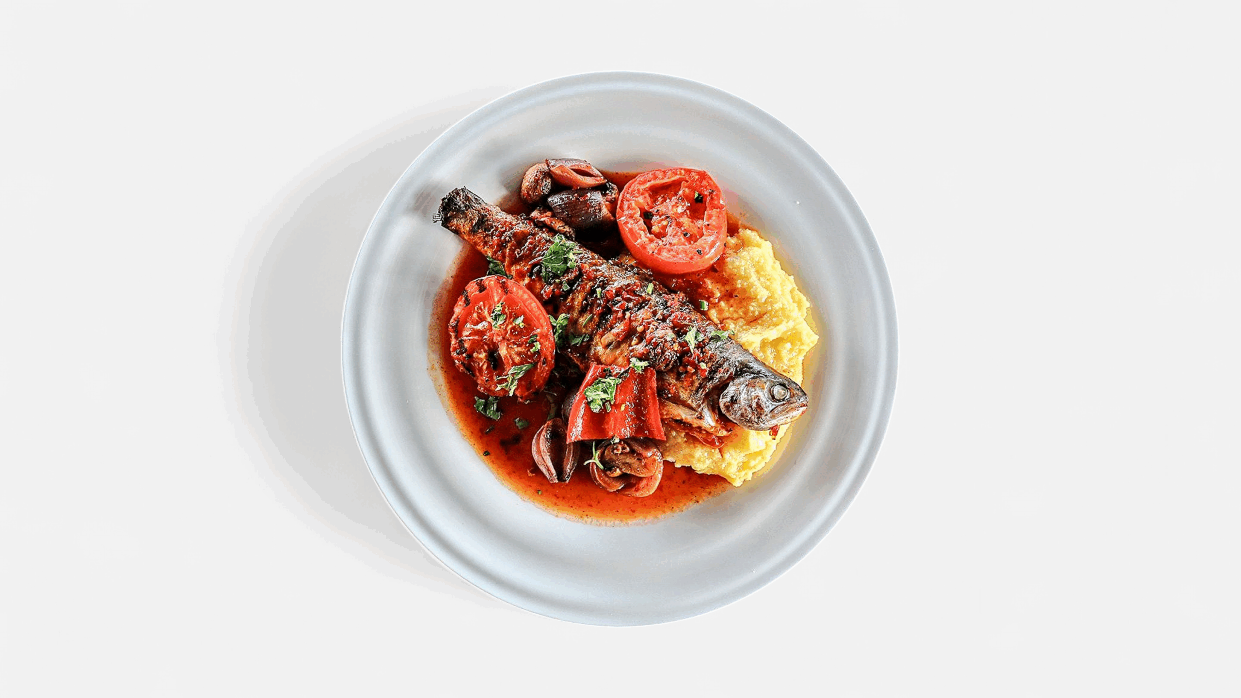 Saramură de păstrăv cu mămăliguță